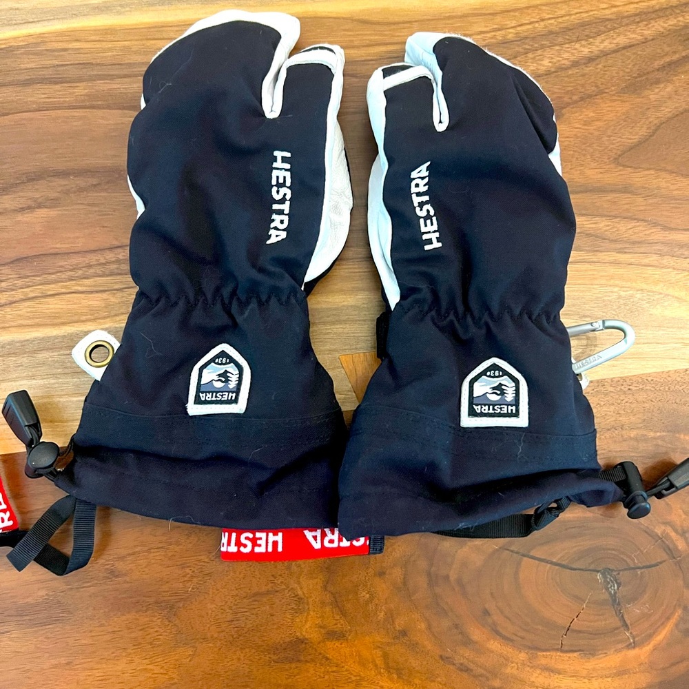 Hestra unisex ski gloves - size 7 youth
